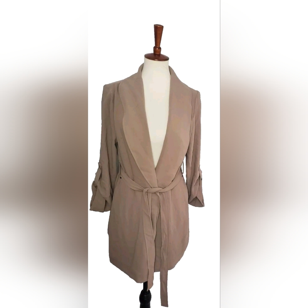 NWT Women’s T Tahari Light Gray Cardigan Size Medium Lightweight